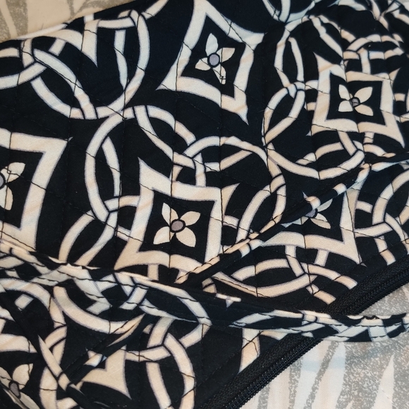 Vera Bradley Black and White Pattern Bag And Small Purse Excellent Condition - Picture 8 of 10